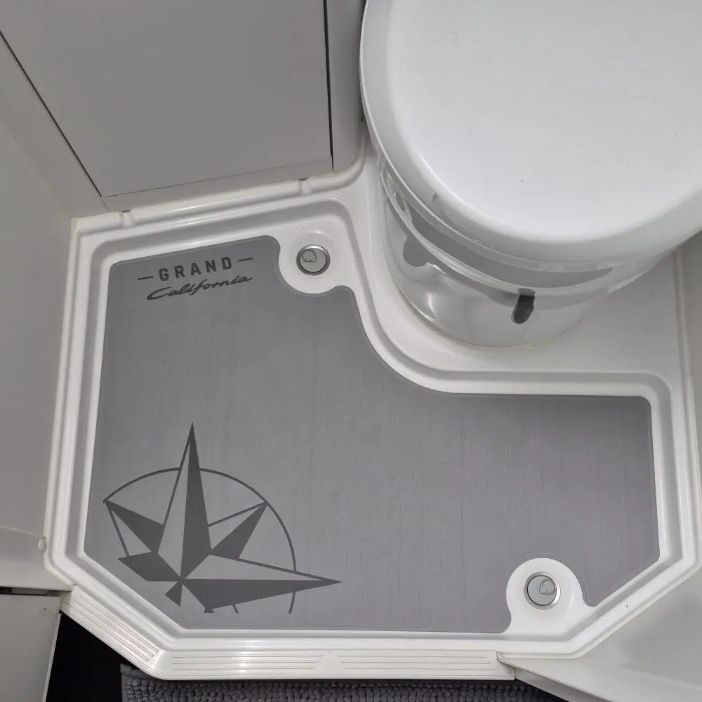 vw_grand_california_shower_tray_mat_surfdek_web_1