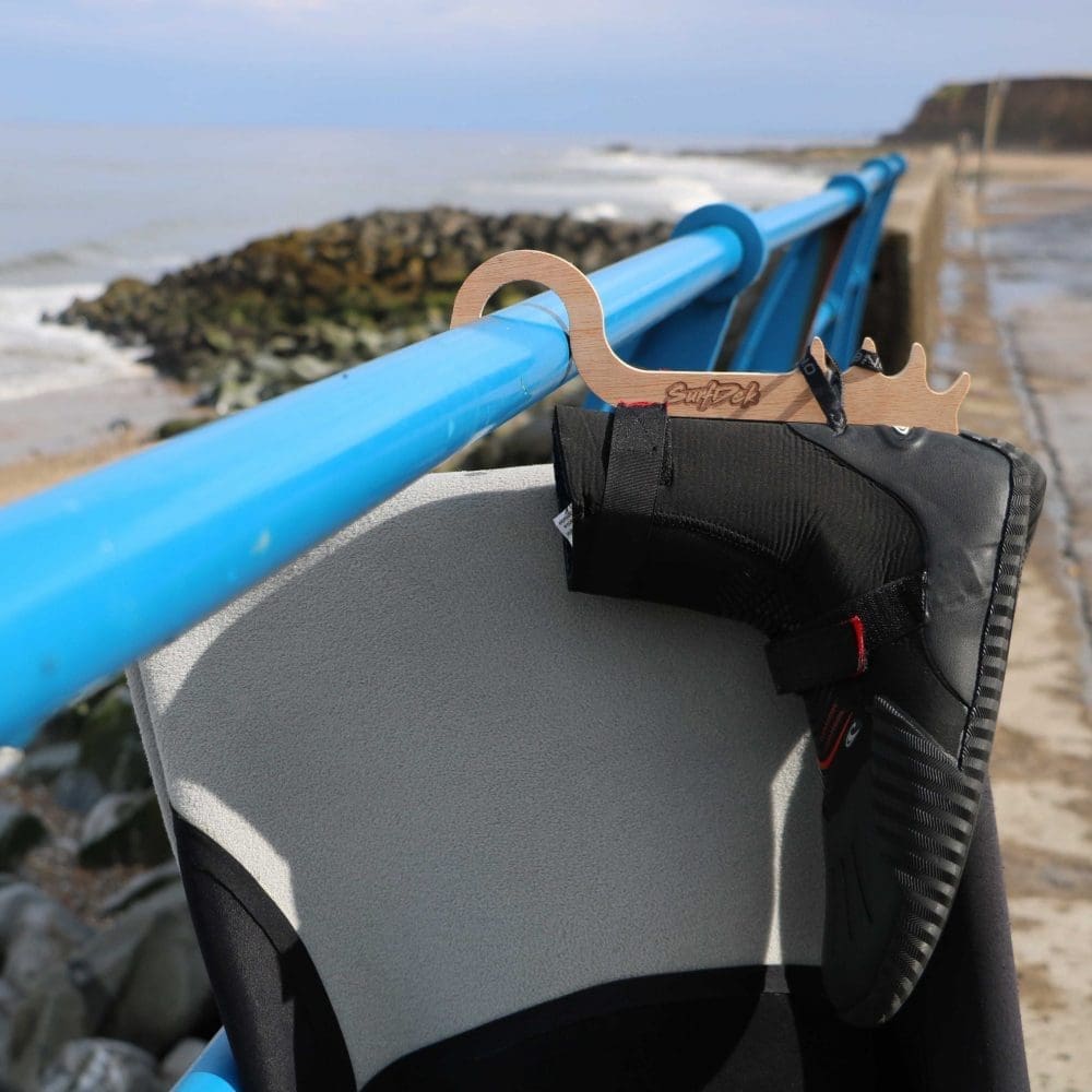 wetsuit_hanger_4 wetsuit_hanger_4