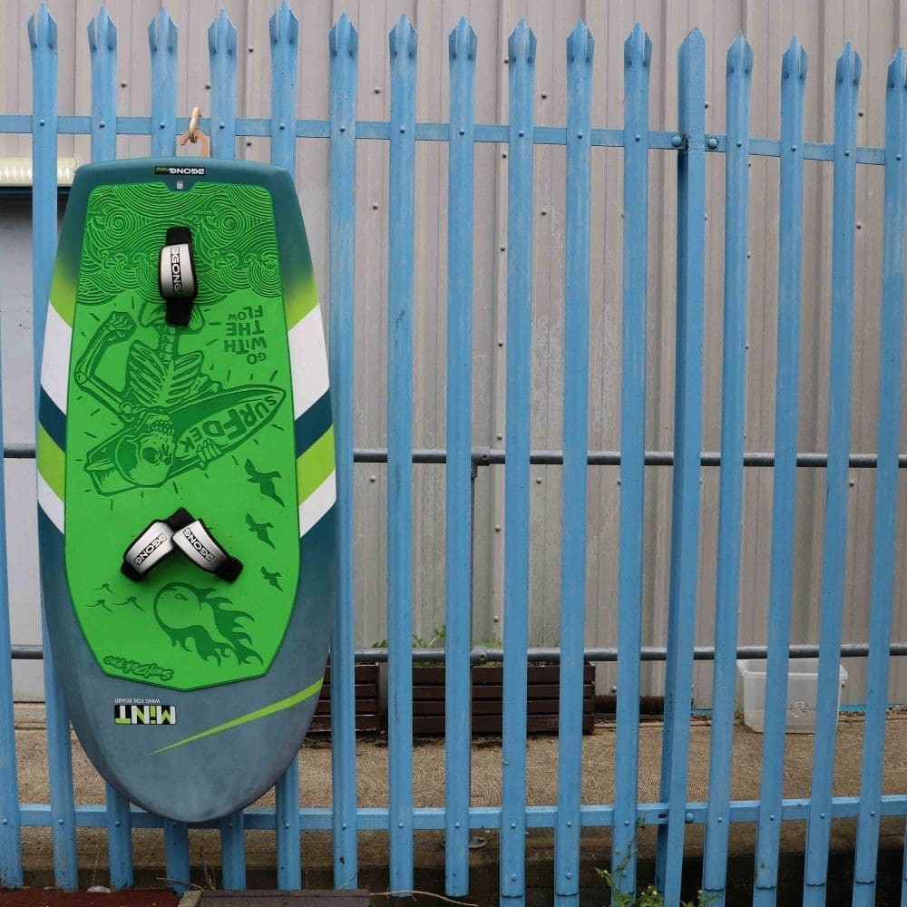 hydrofoil_board_hanger_foil_us_tracks_3 hydrofoil_board_hanger_foil_us_tracks_3